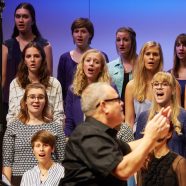 Zusammen ins neue Jahr 2018 rutschen – mit VOICES und dem Jugendsinfonieorchester Mittleres Rheintal Zusammen ins neue Jahr 2018 rutschen – mit VOICES und dem Jugendsinfonieorchester Mittleres Rheintal